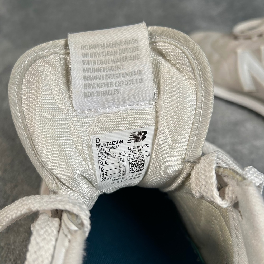 New Balance 574 Classic Mens 8.5 D Gray Angora Incense Suede Sneakers ML574EVW - Picture 12 of 12